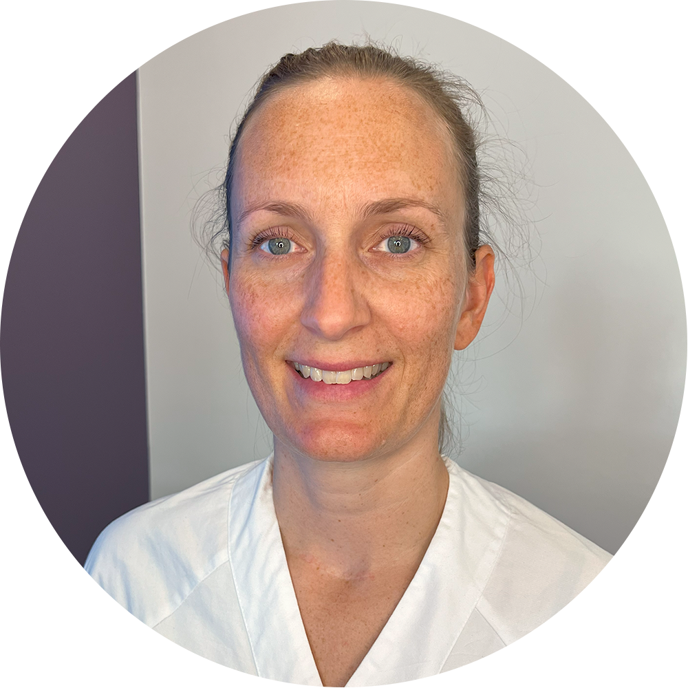 Et nærbilde av en mann