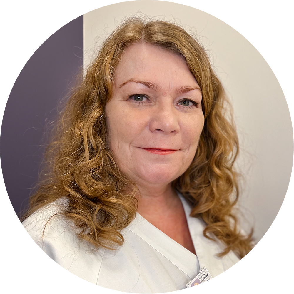 En kvinne med blondt hår