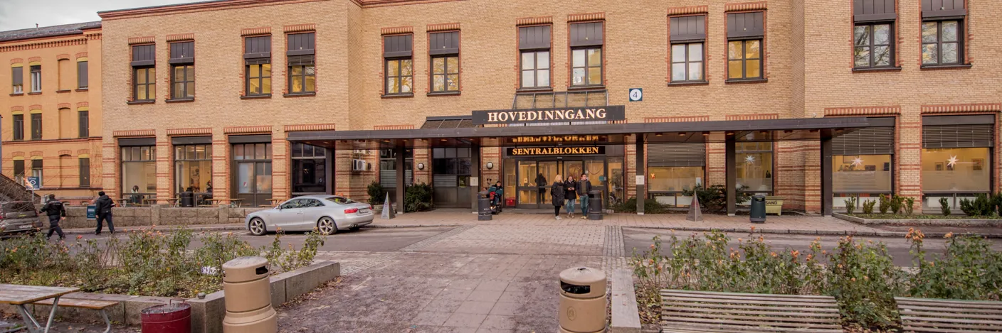 Hovedinngang sentralblokken bygg 4 Ullevål