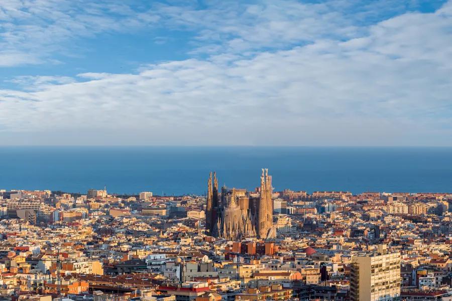 Oversiktsbilde av barcelona mot sjøen