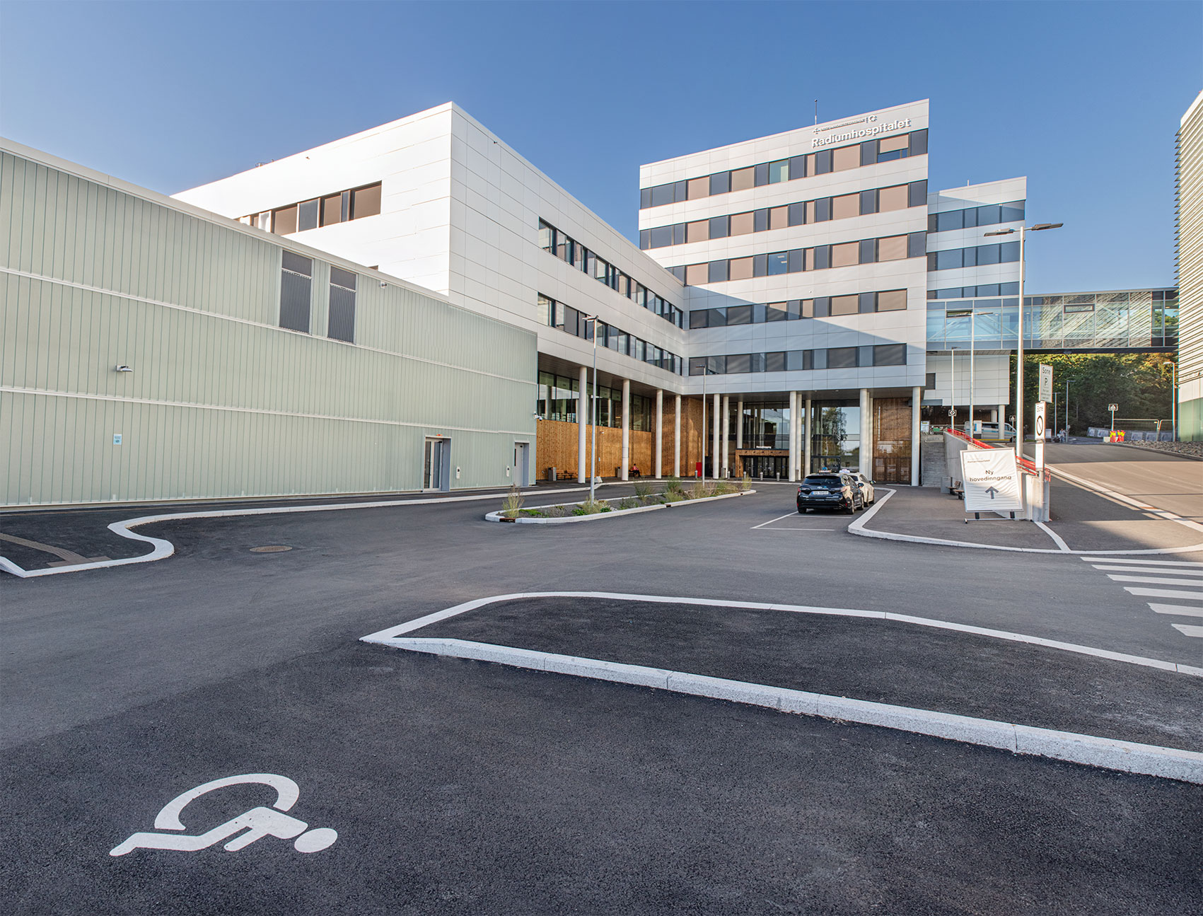 Hovedinngangen på det nye Radiumhosptialet