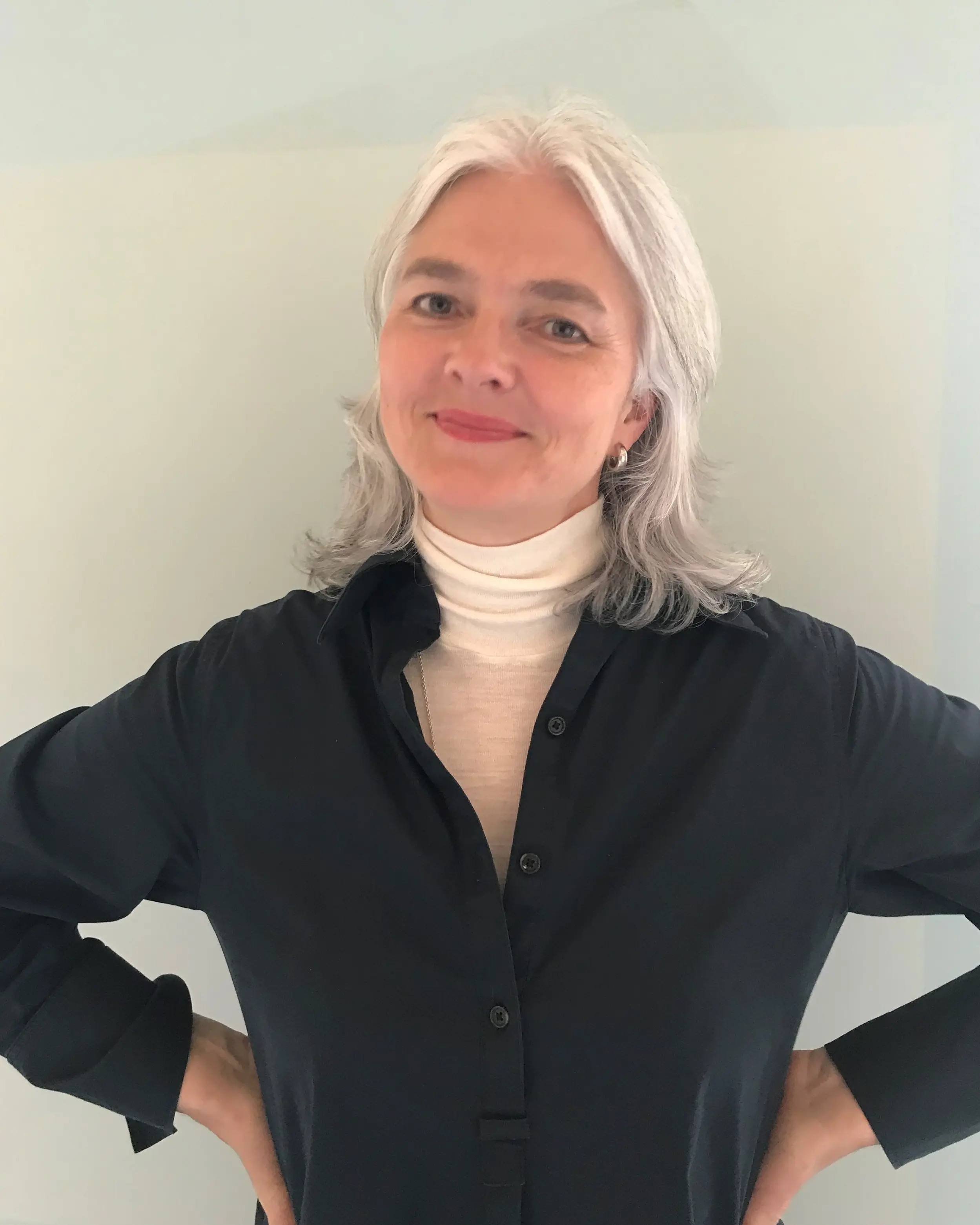 En kvinne med blondt hår