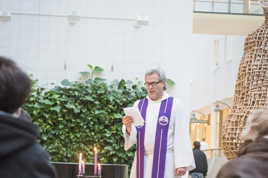 Sykehusprest holder Gudtstjeneste