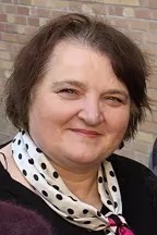 En kvinne som tar en selfie