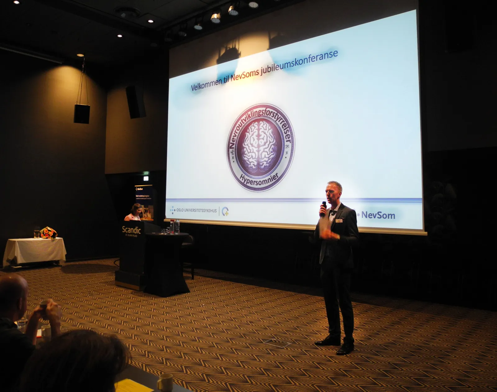 En person som holder en presentasjon