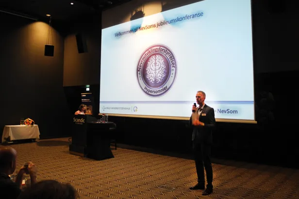 En person som holder en presentasjon