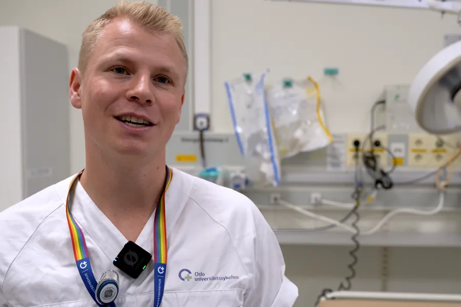 En person i hvit frakk