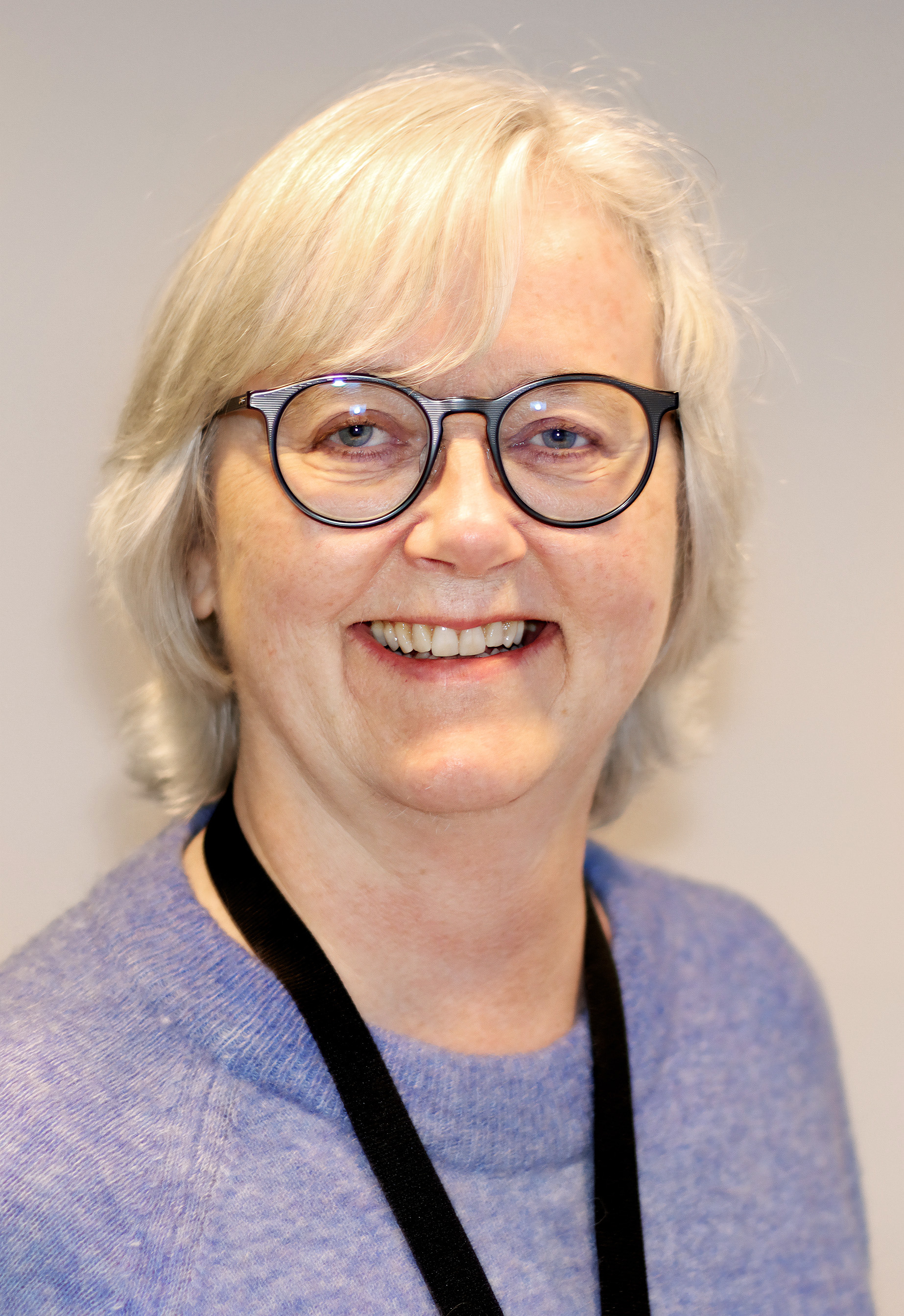 En person med briller