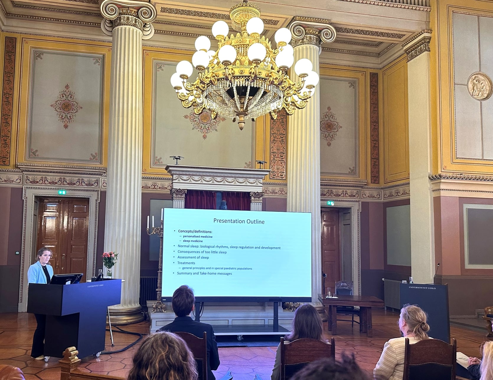 En person som holder en presentasjon