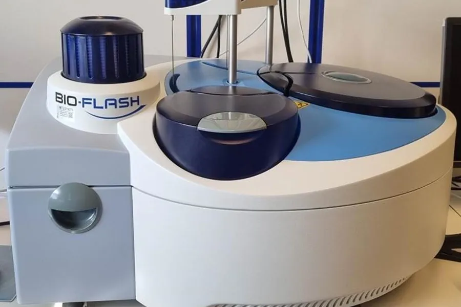 Et nærbilde av en maskin