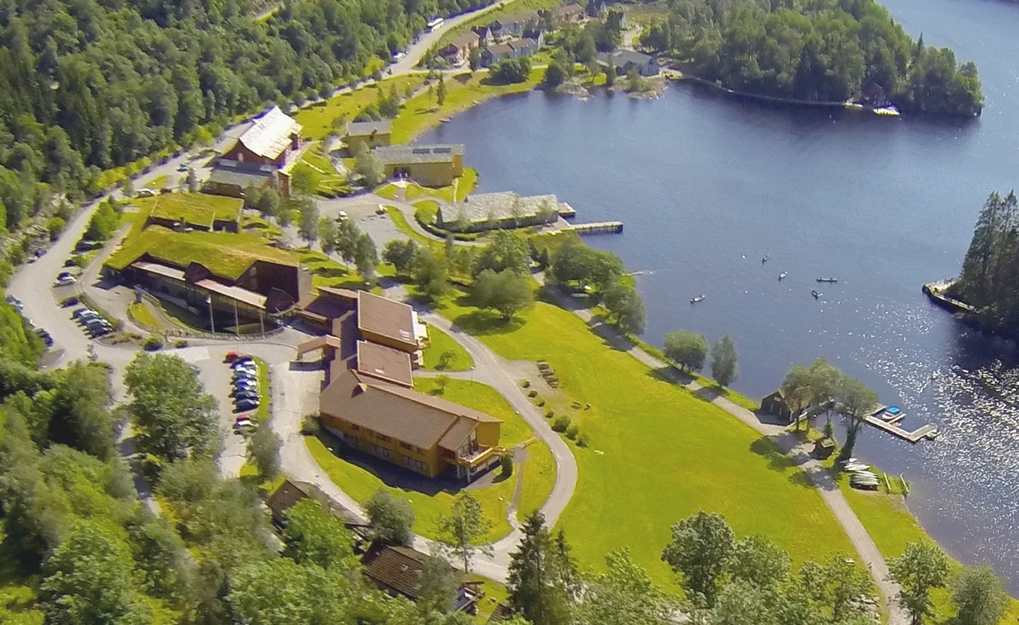 Røde Kors Haugland Rehabiliteringssenter sett ovenfra