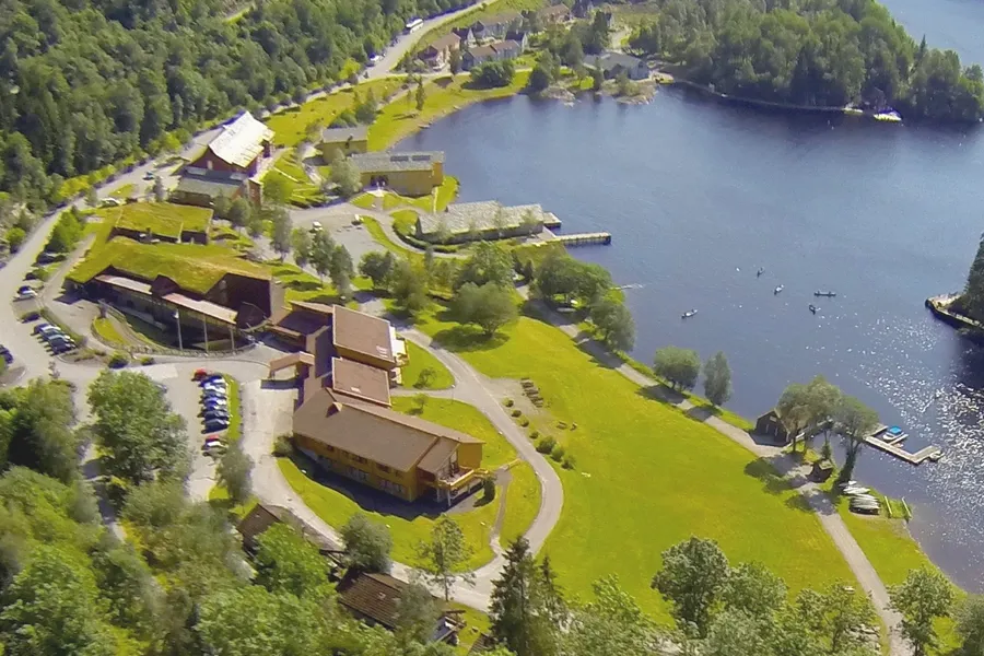 Røde Kors Haugland Rehabiliteringssenter sett ovenfra