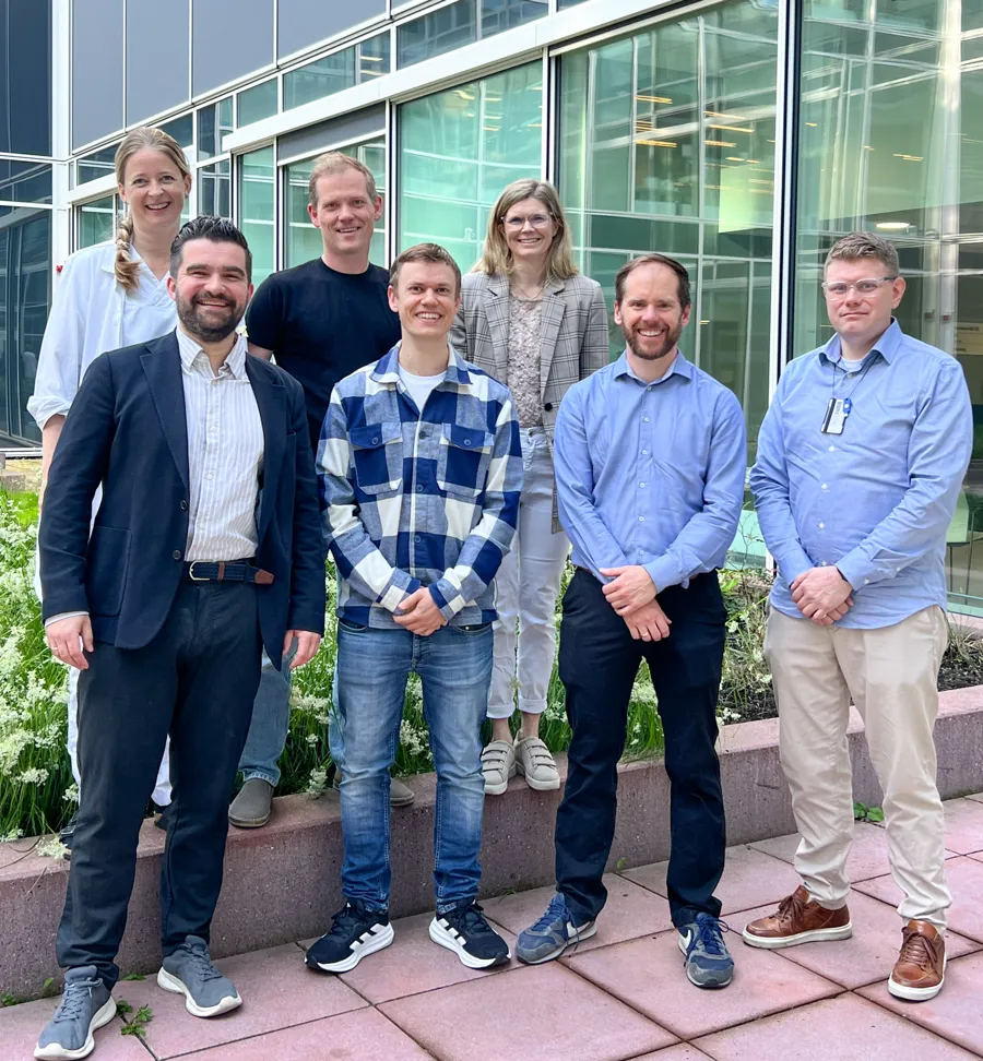 Bak fra venstre: Hanne Frydenberg (AKB), Jon Riise (AKB),), Line Kristine Greve (Teknologi og innovasjonsklinikken, TIK) Foran, fra venstre: Eivind Storaas (AKB), Andreas Kleppe (IKI), Sepp De Raedt (IKI) og Bård Olsson (TIK).