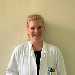 Marianne Nyjordet i legefrakk