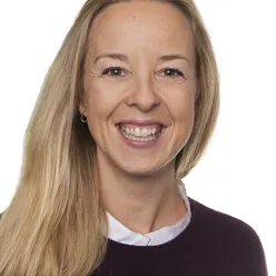 En person med blondt hår