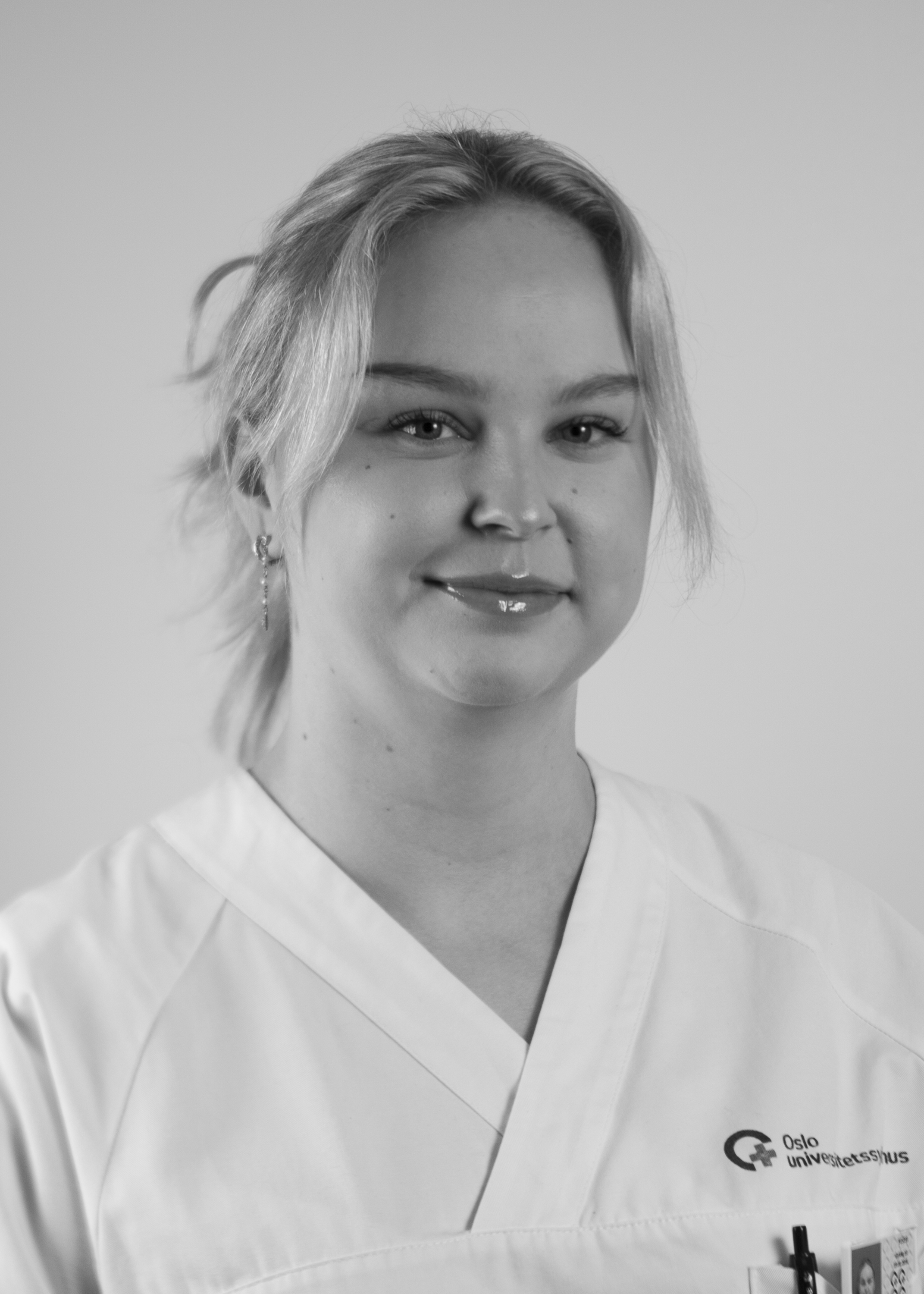 En person med hvit skjorte
