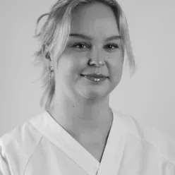 En person med hvit skjorte