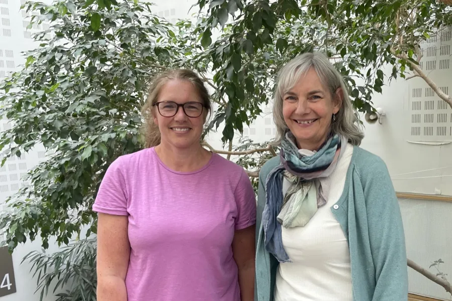 Kristine Risum er spesialist i barne- og ungdomsfysioterapi ved Oslo Universitetssykehus OUS og forsker ved OsloMet. Professor Helga Sanner ved UiO leder forskningsgruppen som står bak resultatene, sammen med forskere ved Seksjon for spesiell endokrinologi, OUS.