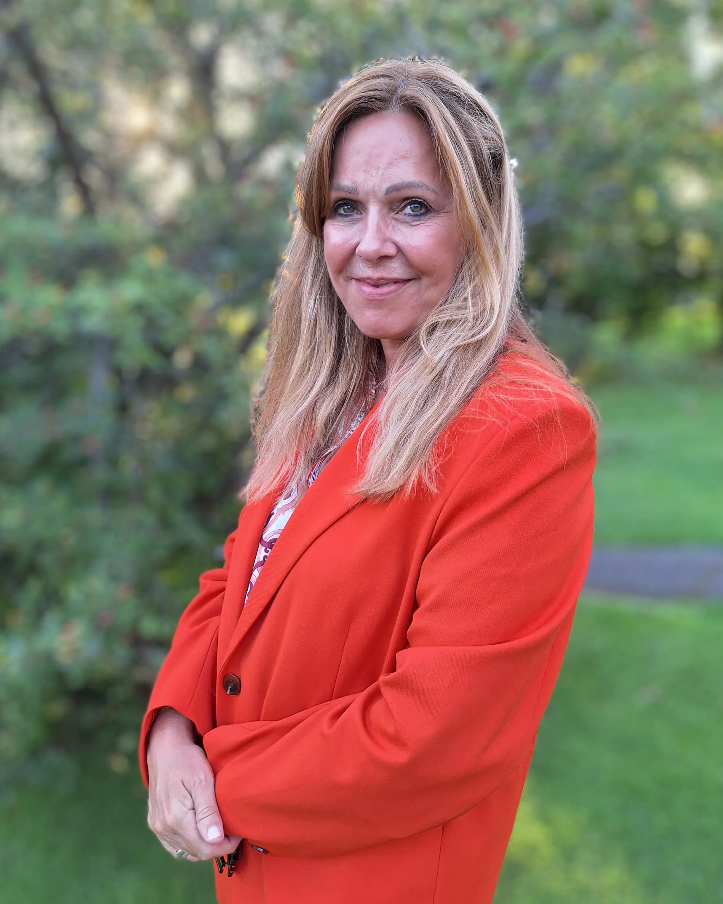 En person i rød genser