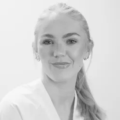 En person med langt hår
