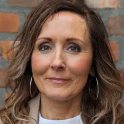 En kvinnelig ansatt