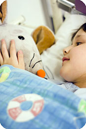 bildeserie av Lisa som også skal gjennom en operasjon