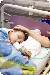 bildeserie av Lisa som også skal gjennom en operasjon