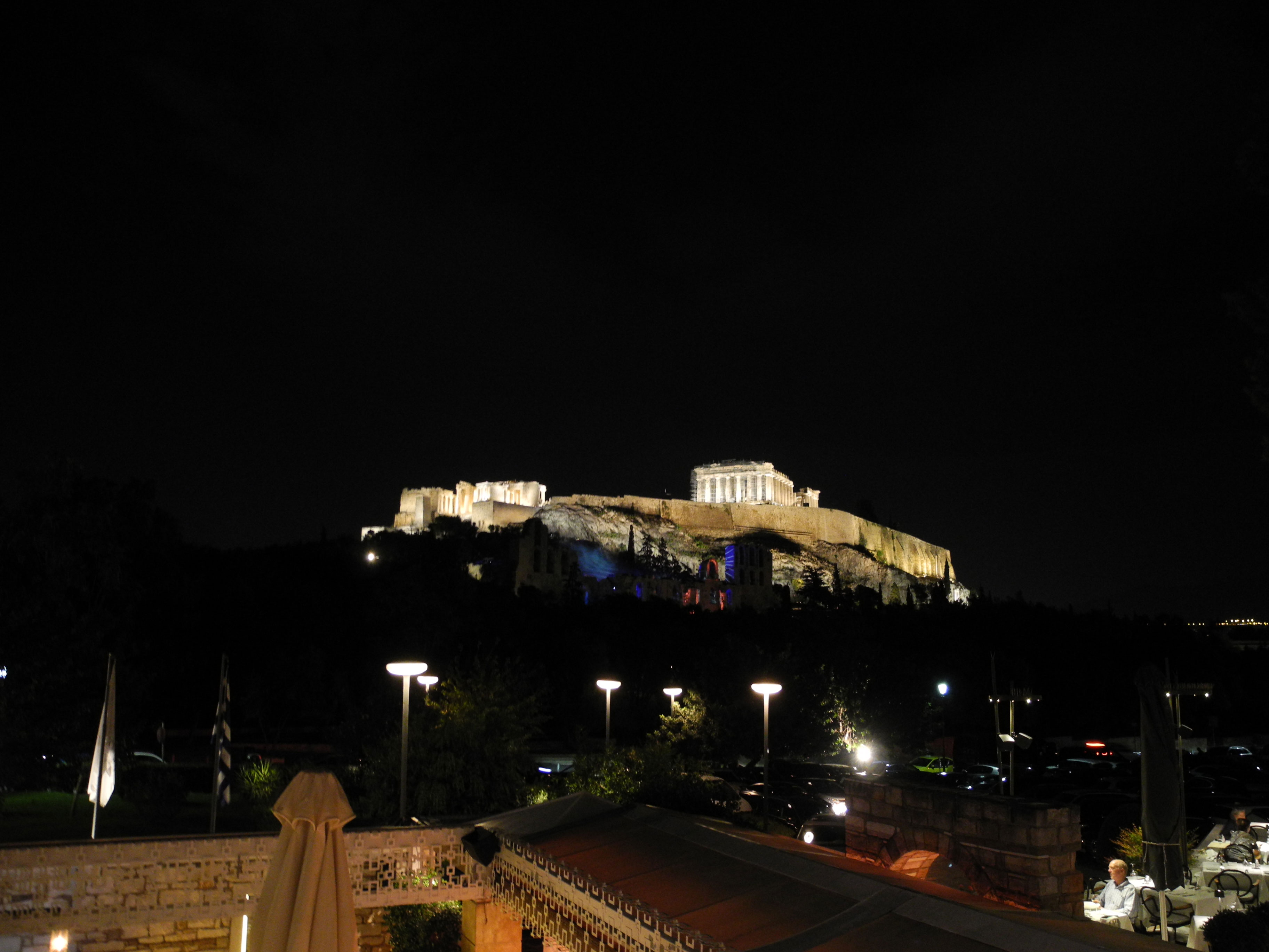 Akropolis by night