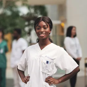 A person wearing a white shirt