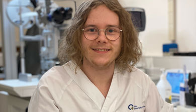 Bilde av Yannick på arbeidsplassen hans