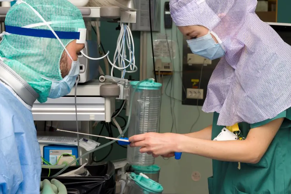 Celine Krefting i operasjonssal