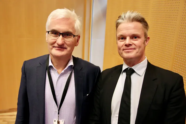 Audun Stubhaug er ny leder av Norsk Smerteforening. Her er han sammen med Eske Kvanner Aasvang under NOSFs fagkonferanse.