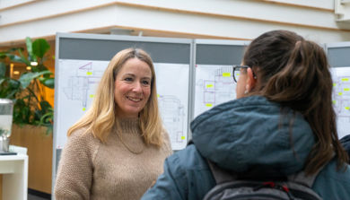 Deltakerne ble ønsket velkommen av programleder Tine Hildisch
