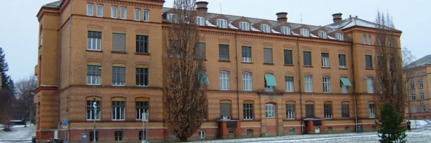 Bildet viser forsiden av bygg 20, Ullevål