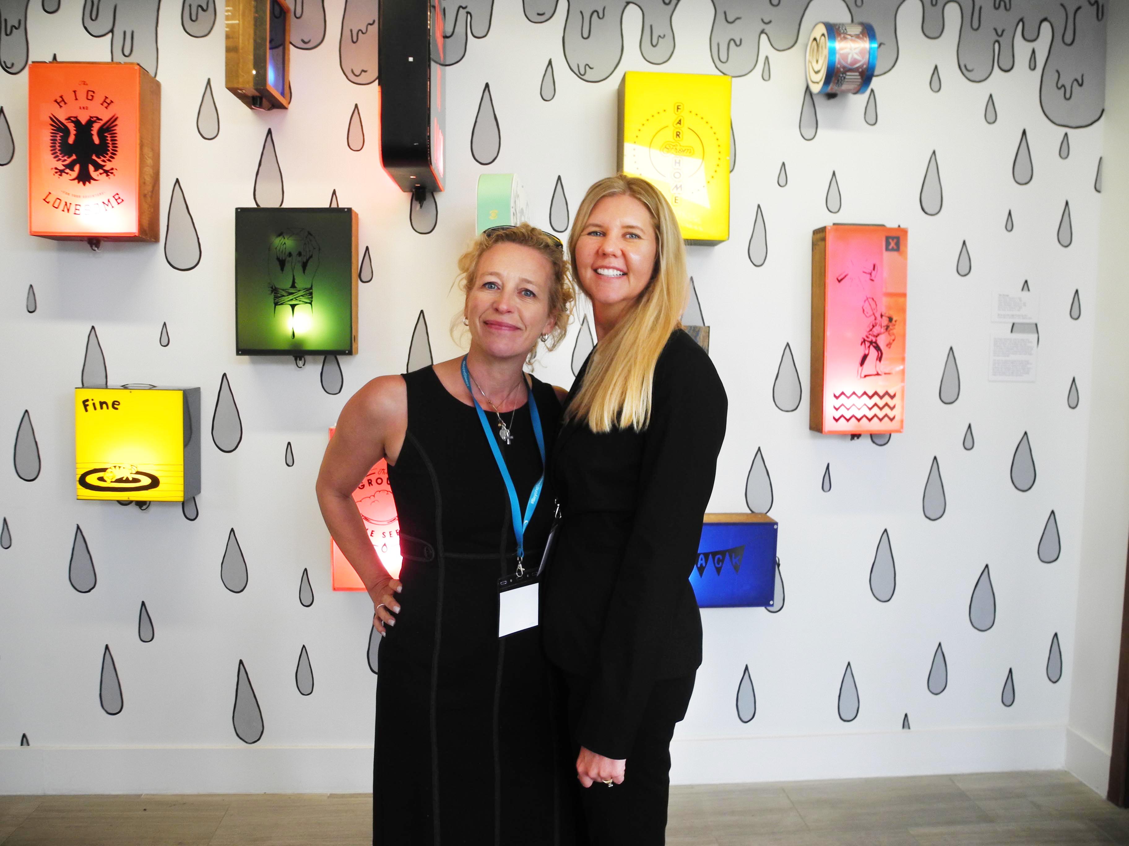 foto av Claire Wylds-Wright og Lindsay Jesteadt