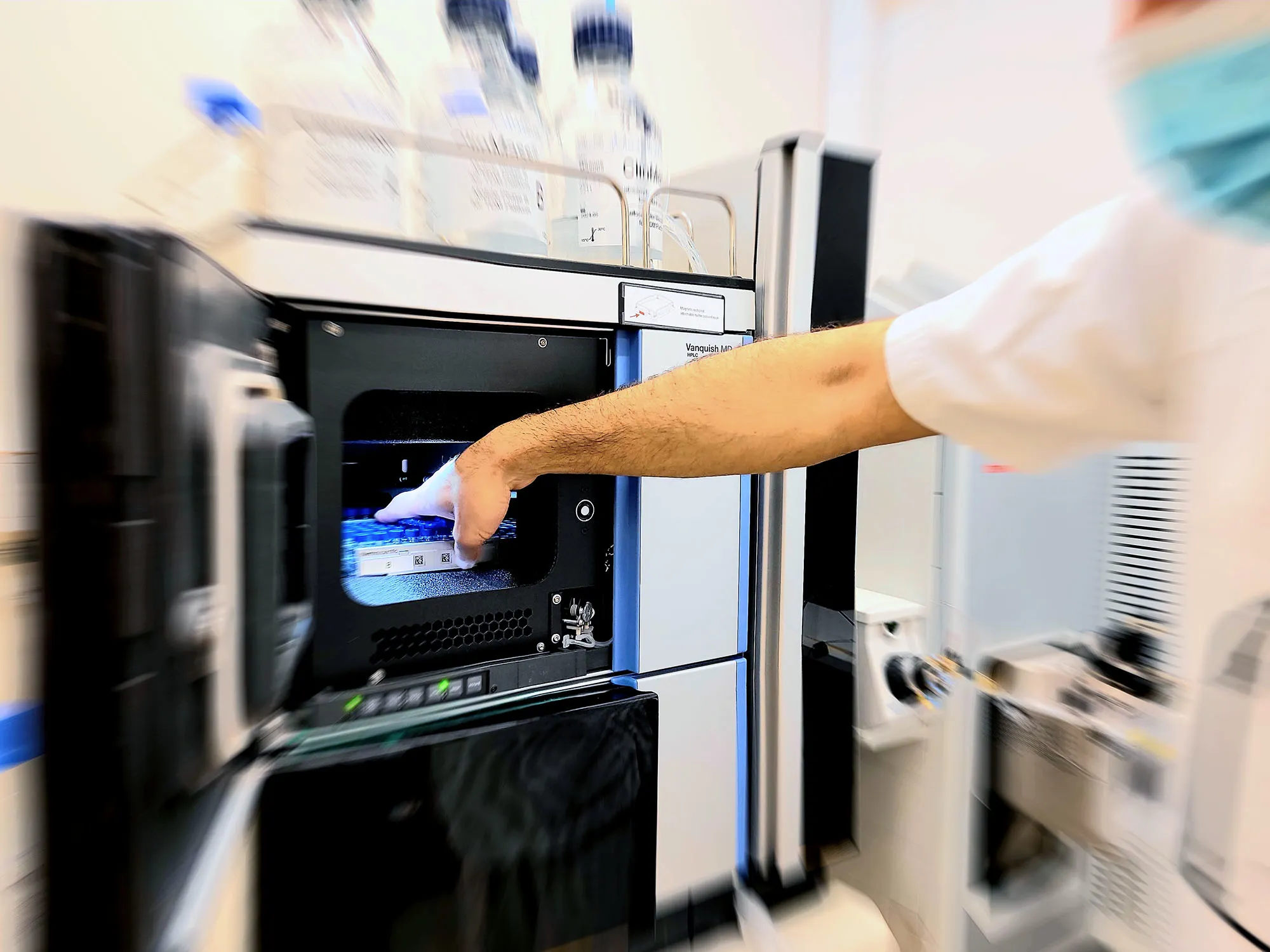 Analysemaskin i laboratoriet.