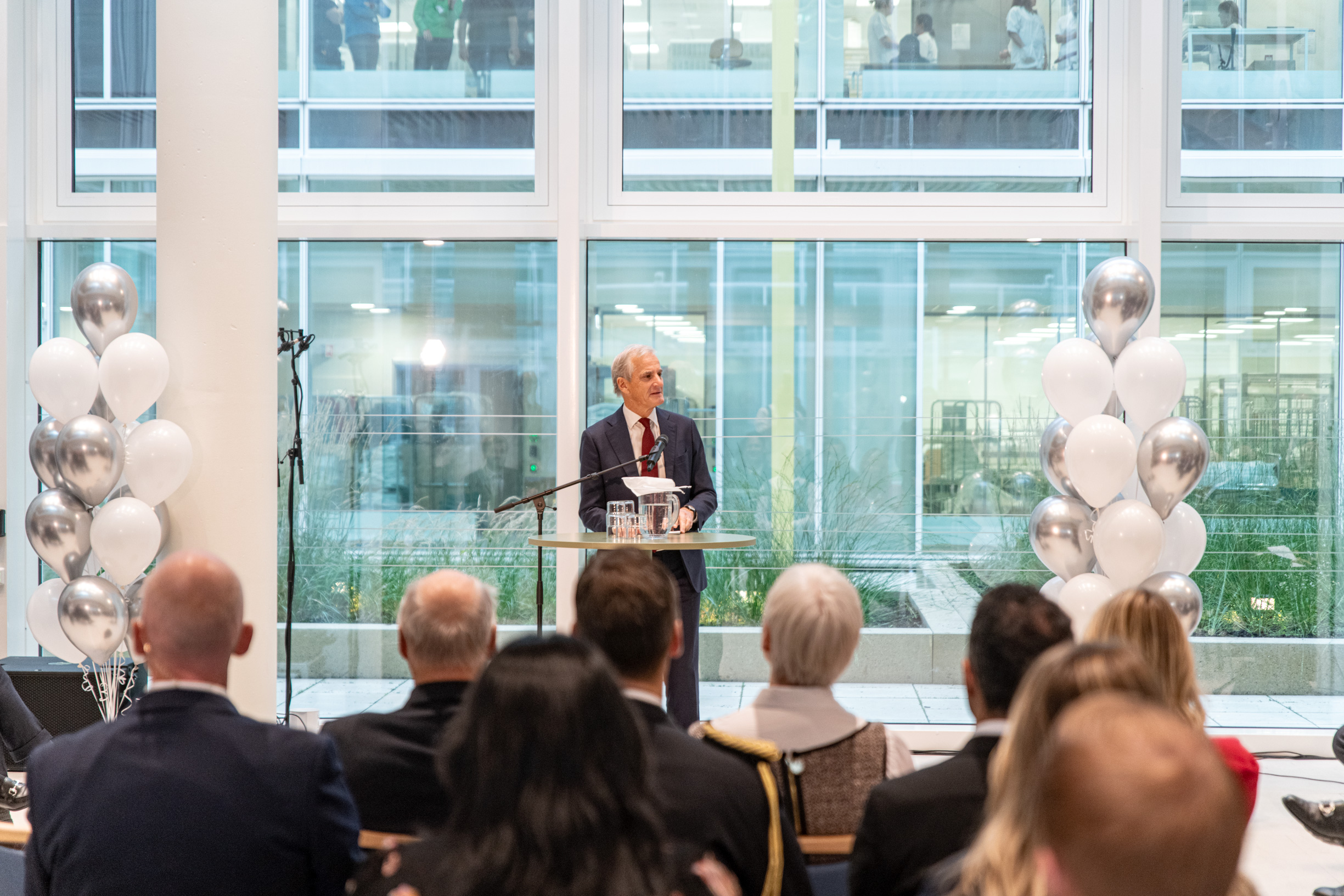 Statsminister Jonas Gahr Støre holder tale