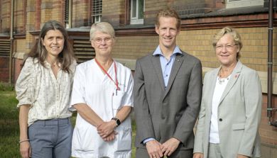 Bilde av professor Tone Berge, professor Elisabeth G. Celius, forsker Steffan Bos-Haugen og professor Hanne Flinstad Harbo.