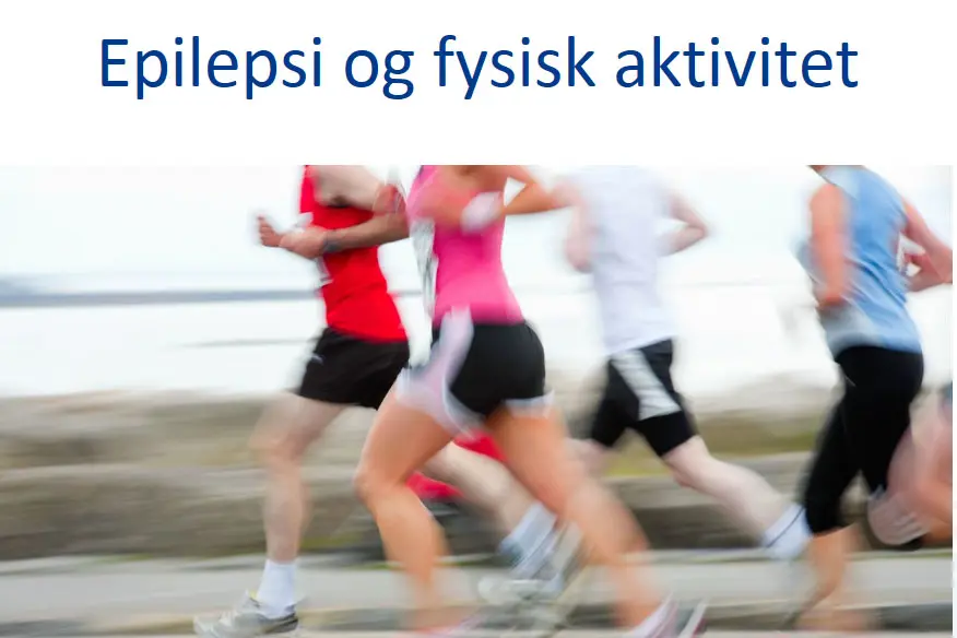 En gruppe mennesker som løper på en bane