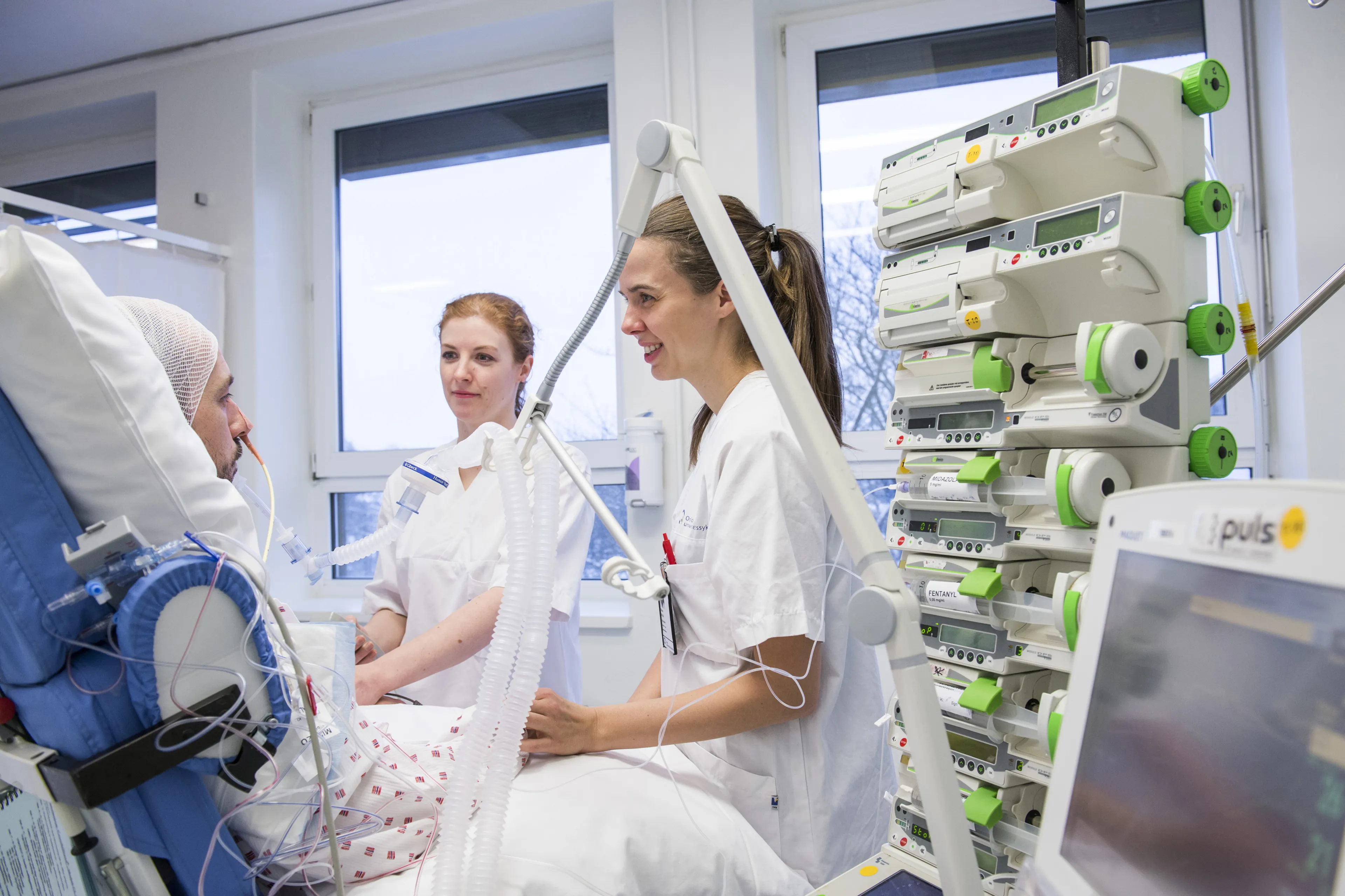 Nevrointensivpasient med sykepleier