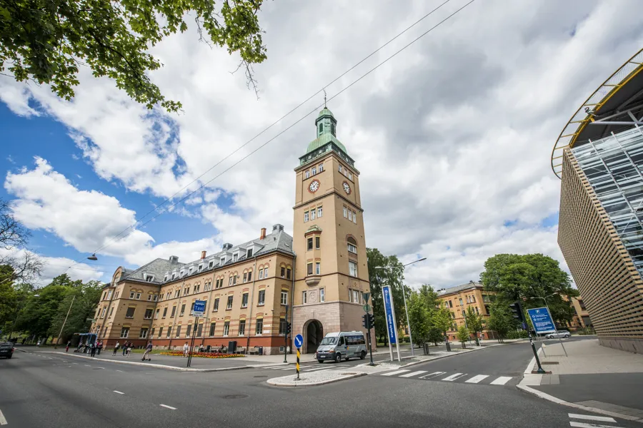 Turret building with main entrance