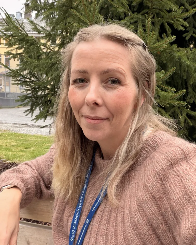 En person med langt hår