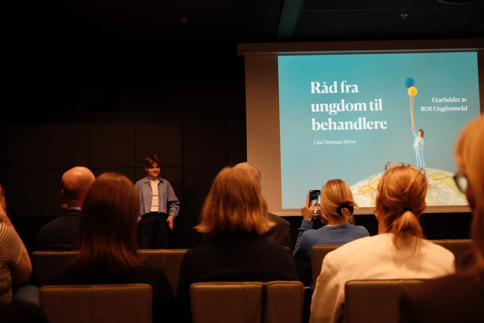 En person som holder en presentasjon