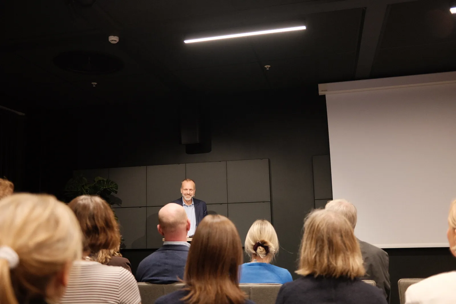 En person som holder en presentasjon