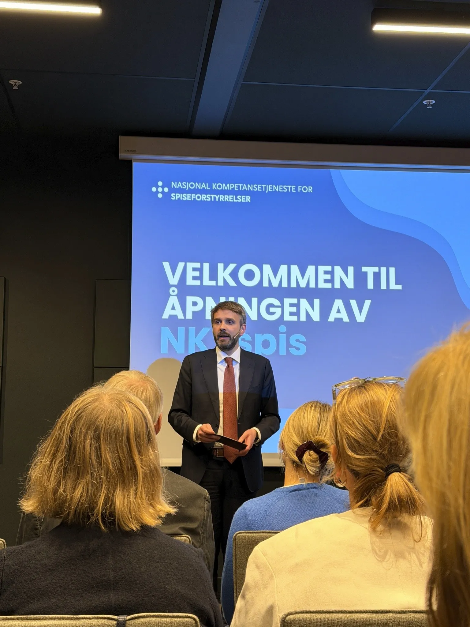 En person som holder en presentasjon