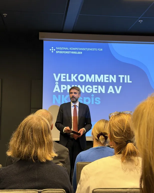 En person som holder en presentasjon