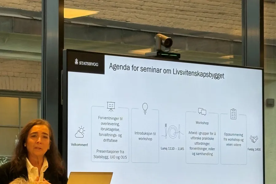 En person som holder en presentasjon