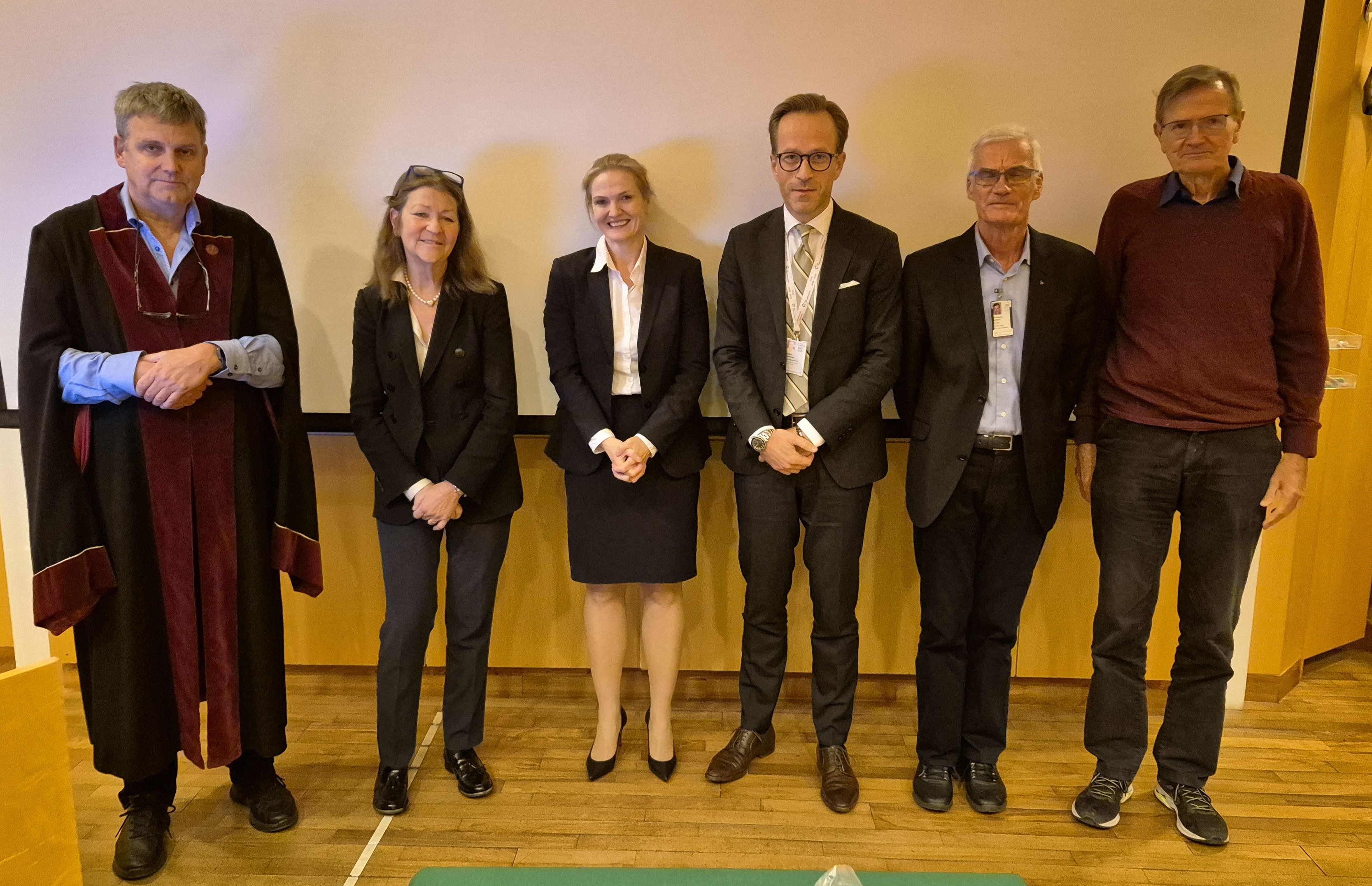 Tove posing with her supervisors and committee members. 