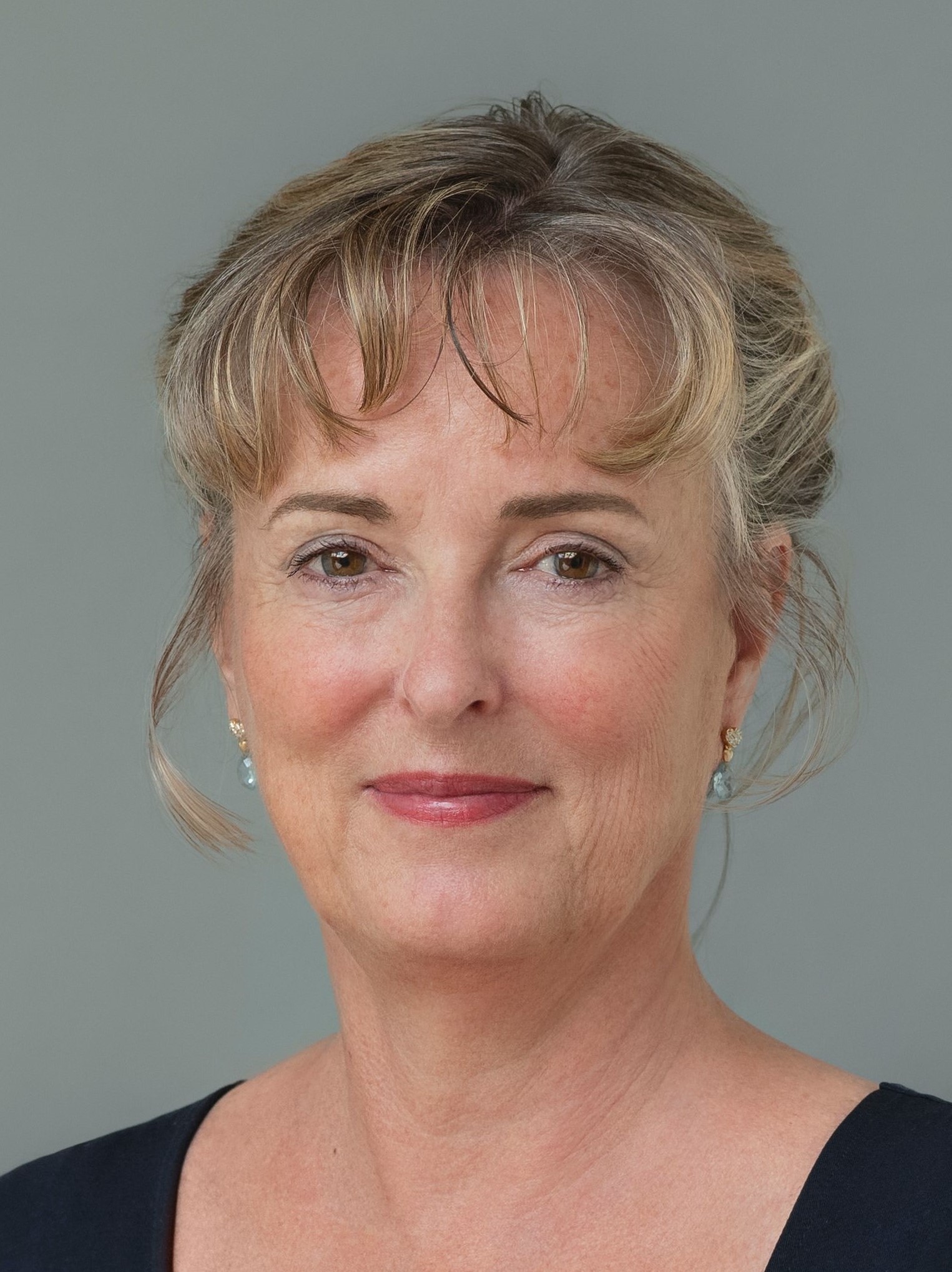 En person med blondt hår