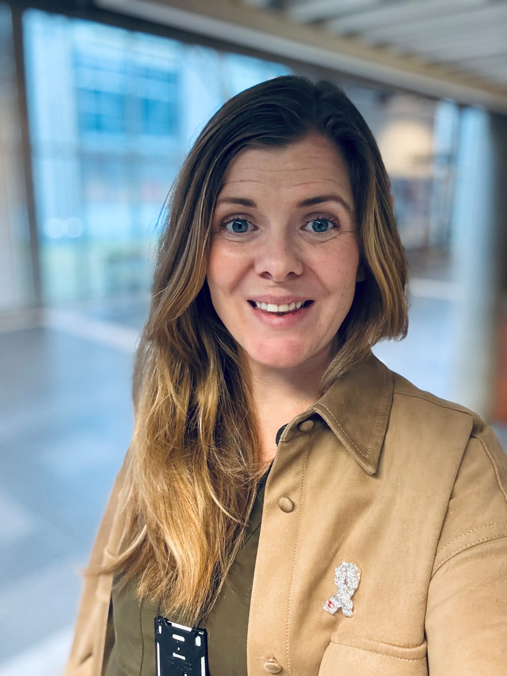 En person med langt hår